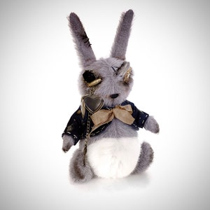 Conejito de peluche gótico Hecho a mano animal de peluche espeluznante Decoración gótica pastel