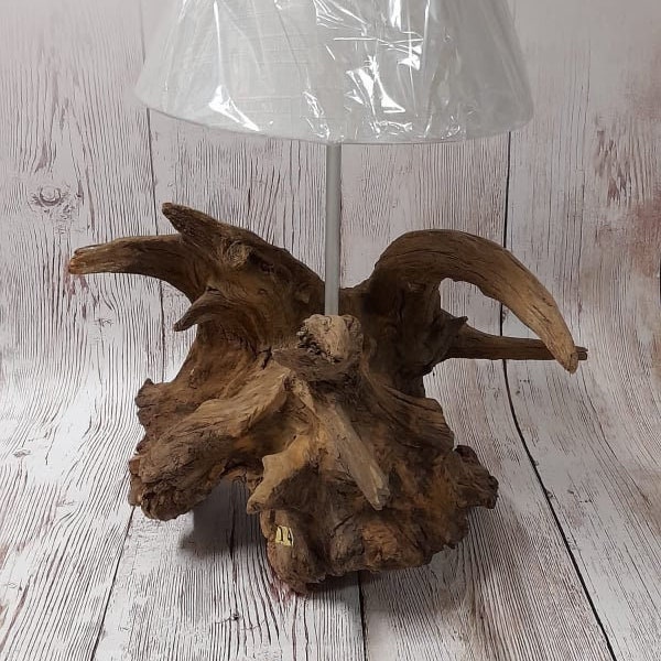 Lampe faite à la main en bois naturel pièce unique, bois naturel, lampe en bois, bois flotté, accessoires de décoration intérieure