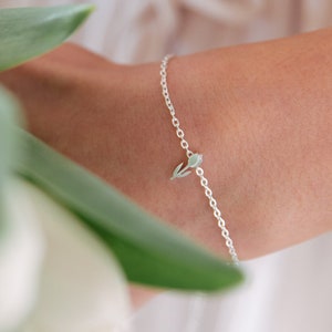 Tulip bracelet Dutch jewelry Stainless steel stainless steel gold or silver Minimalist bracelet with small tulip charm Gift for her image 3