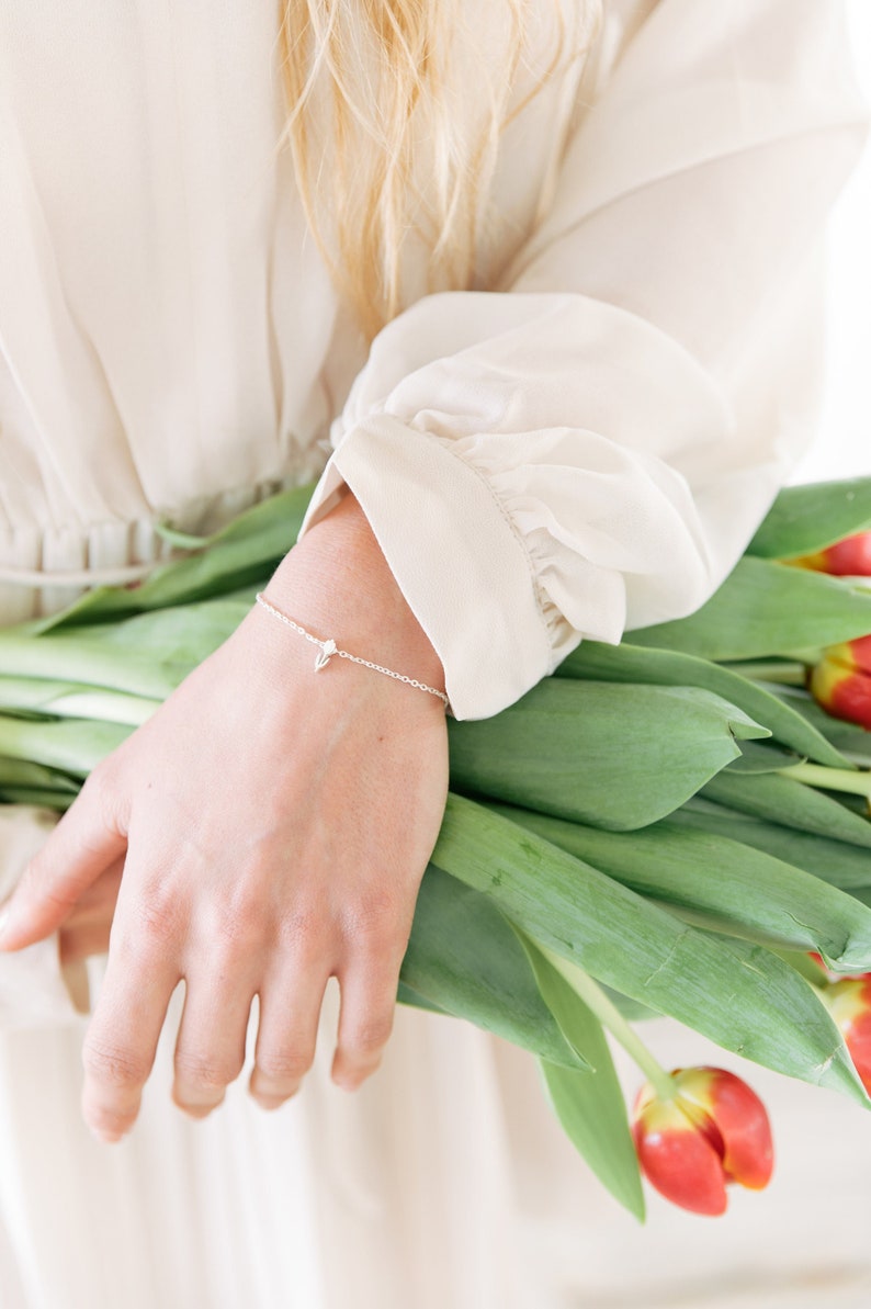 Tulip bracelet Dutch jewelry Stainless steel stainless steel gold or silver Minimalist bracelet with small tulip charm Gift for her image 1