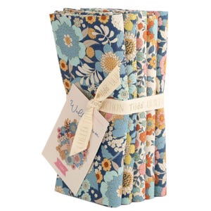 Tilda Wallflower Collection, Fat Quarter Bundle Blue, 5 Fabrics, 20 x 22 inches, 300234