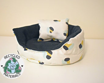 Bed for guinea pig, cuddle cup for guinea pig, hedgehog, rat,chinchilla