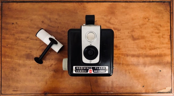 Vintage Kodak Brownie Flash II Camera - Parts Only, As Is(s Vintage Kodak Brownie Flash II Camera - Parts Only, As Is(s