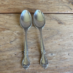 International/Lyon Queens Fancy Stainless Steel Teaspoons Set Of 2