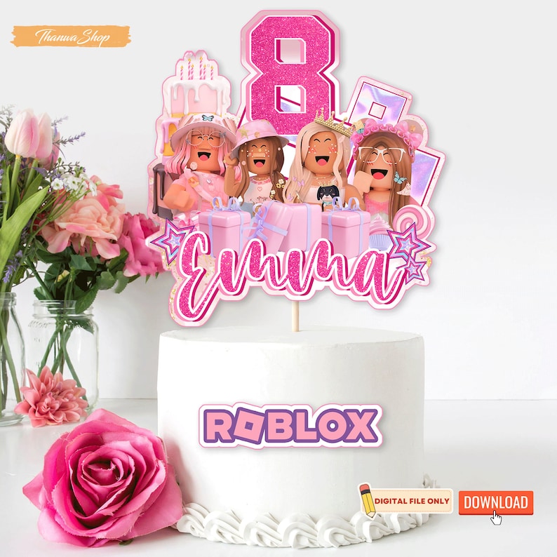 Peut inclure: Topper de g&acirc;teau Roblox rose et violet avec quatre avatars, un chiffre 8 rose, le mot "Emma" et le mot "ROBLOX".