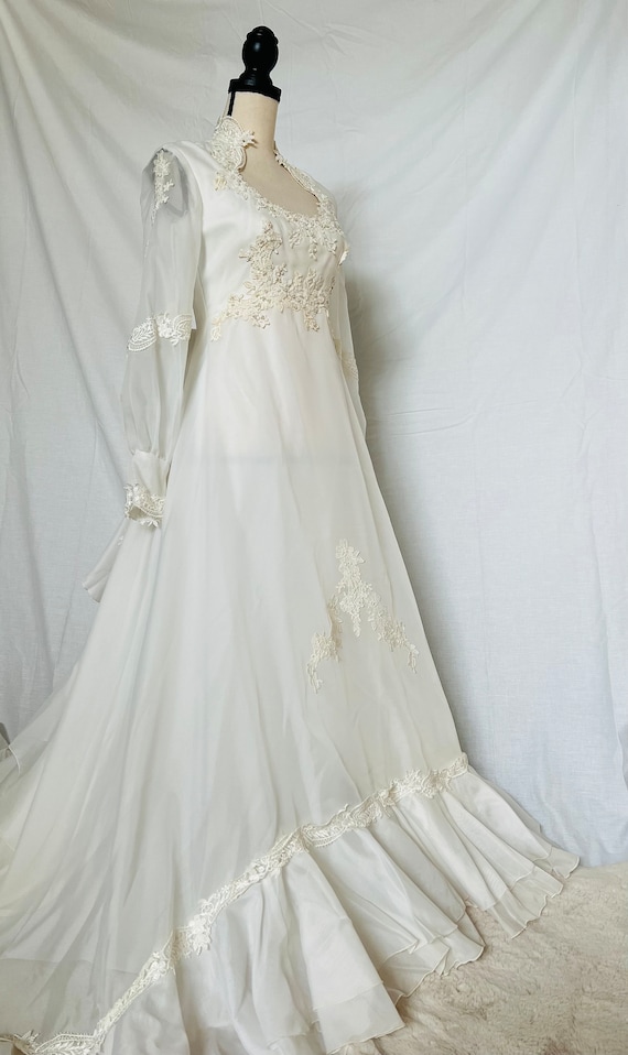 Vintage Cottage-core Wedding Dress - Gem
