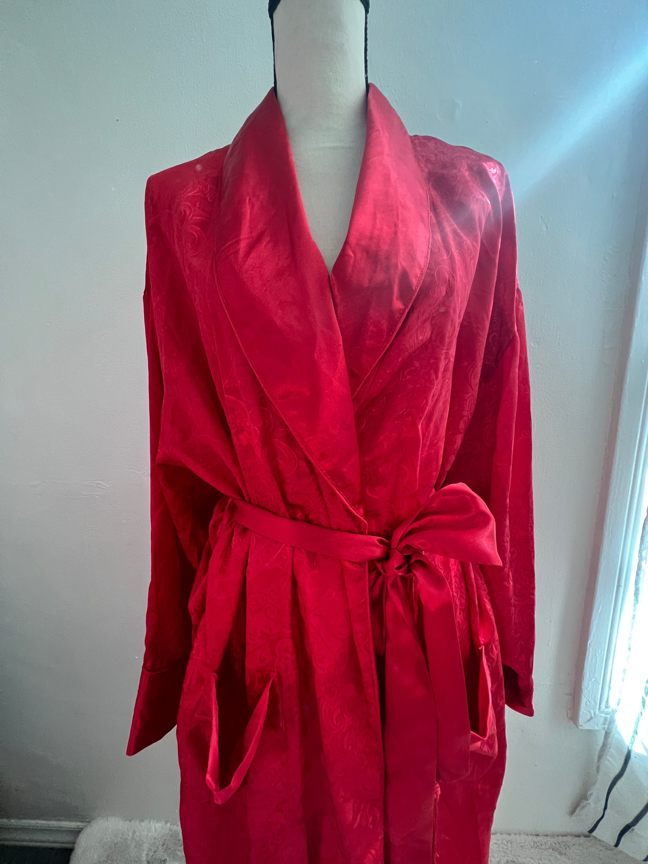 Find Your Inner Beauty Silky Satin Robe, Wine – Chic Soul