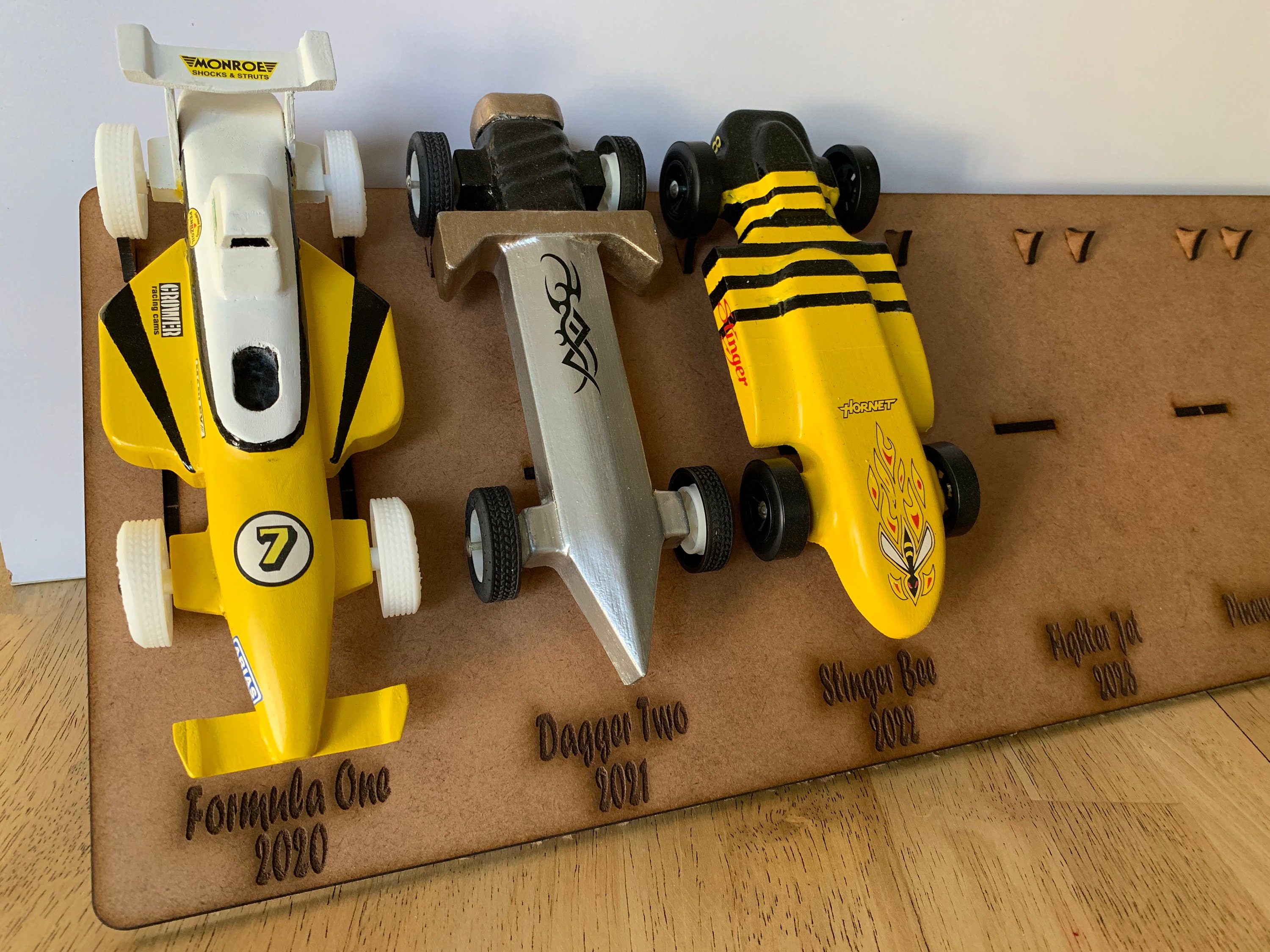 Lot - Lot of 8 Vintage Pinewood Derby Cars & 3 Custom Modern Cars