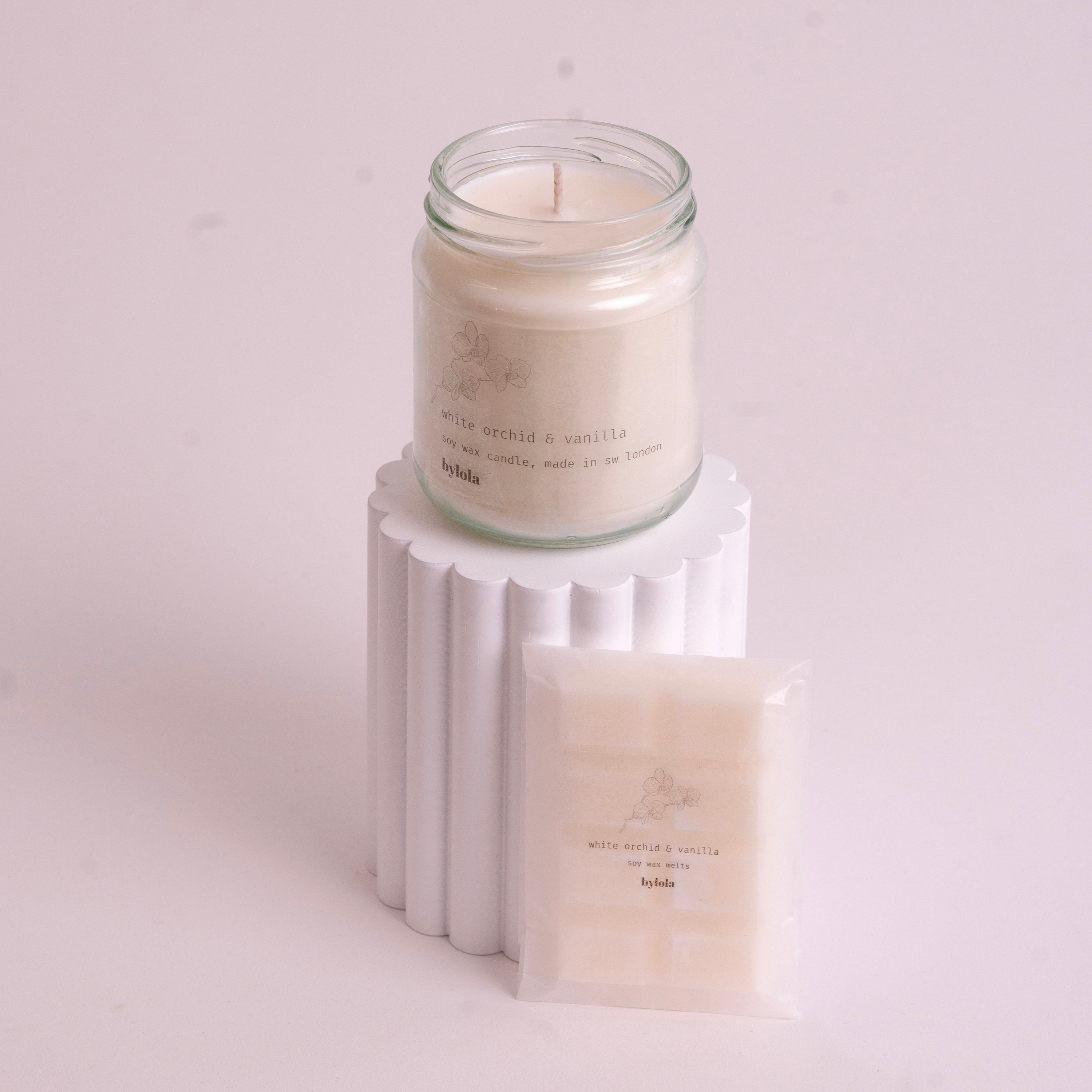 White Orchid and Vanilla scented candle / Natural reed diffuser, Soy wax melt / Spring candle, gift box / Natural smelling fragrance