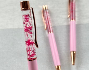 Rosa Blumenstifte, Trockenblumen, Briefpapier, Bürobedarf, Goldharzstift, Blumenstifte, hübsche Stifte, personalisierte Geschenke, stilvoller Stift