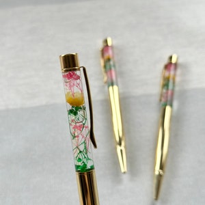 Gold Flower Pens, Dried flowers, Stationery, Office Supplies, Gold pen, Notebooks, Flower Pen, Pretty Pens, Personalised gifts, Stylish Pen