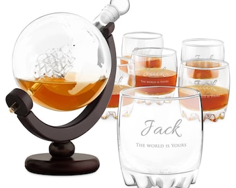 Maverton Globus Whisky Decanter 850 ml + Whisky Gläser Set mit Gravur - mit Holzuntersetzer - Whisky Geschenk Set - Whiskey Männergeschenk