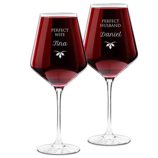 Maverton Engraved Wine Glasses for pair - Drinkware for couples - Customised Gift - 2 Wine Glasses for Anniversary - Glasses with Stem