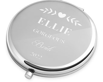 Maverton Kompaktspiegel mit Gravur - Make-up Spiegel mit Vergrößerung für Damen - Reisespiegel für Handtaschen Frauen Geschenk - Silber