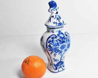 Royal Dutch Blue Lidded Vase Jar - 20th Century 1971 Porceleyne Fles Vintage Vase, decoración de porcelana azul y blanca, decoración de mesa