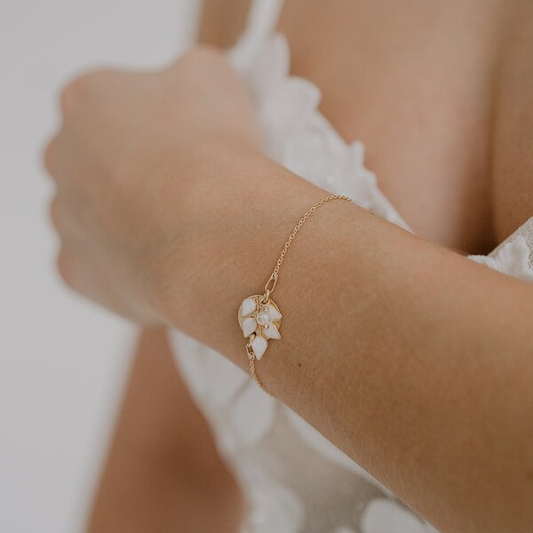 Bridal jewelry, bridal bracelet, delicate bracelet, Lola bracelet