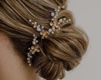 Bridal jewelry, bridal hair accessories, hairpins with flowers and crystals, hairpins Babsi