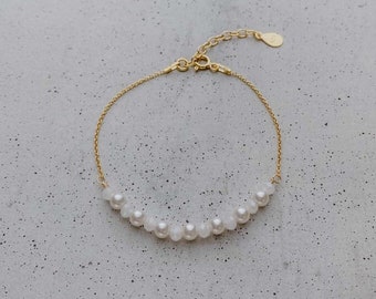 Bridal jewelry, bridal bracelet, bracelet Mila, bracelet with pearls and crystal beads
