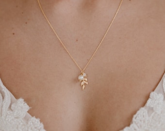 Bridal jewelry, bridal necklace, Resi necklace, necklace with leaf pendant