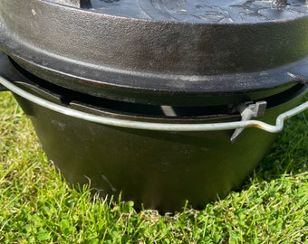 Dutch oven lid spacer