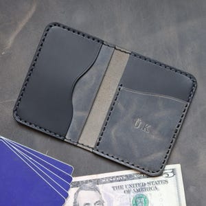 Carteira de couro preta e cinza para cartões / Compartimentos rápidos para cartões verticais e horizontais / Porta-cartões de couro com 4 bolsos / Estilo minimalista / Presentes masculinos