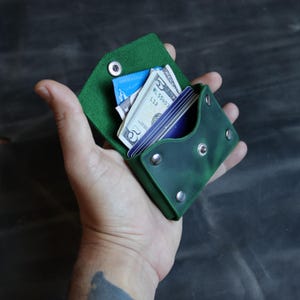 Cartera minimalista de cuero con cierre a presión - Cartera EDC compacta y delgada - Regalos personalizados perfectos para él o ella - Elegante y funcional - Diseño con remaches