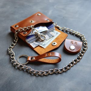 Carteira de couro italiana com corrente e fecho de pressão / Para homens ou mulheres / Estilo motociclista minimalista / Design de carteira com rebite / Ideias para presentes de motocicleta