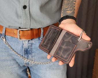 Portfel skórzany typu trucker z łańcuszkiem, szyty ręcznie – styl motocyklowy