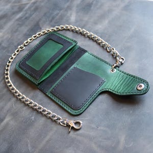 Trucker Wallet in Schwarz und Grün Leder - Perfekt für den Edgy Biker - Handgefertigte Japan Style Wallet / Mittlere und kurze Biker Geldbörse -