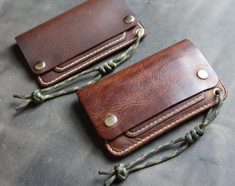 Ręcznie robiony portfel EDC ze sznurkiem z paracordu / Wzór portfela w stylu vintage / Smycz z paracordu w kamuflażu / Love Patina / Smukły portfel EDC / Minimalistyczny