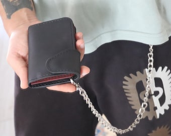 Portfel typu trucker z łańcuszkiem – styl motocyklowy – skóra naturalna – personalizacja – okucia ze stali nierdzewnej –