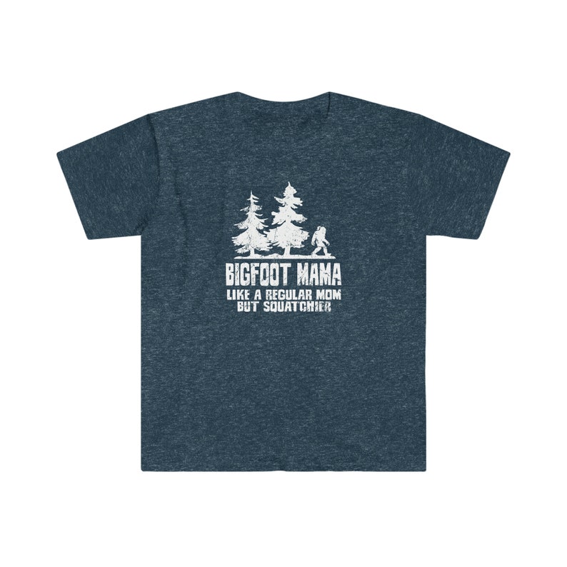 Bigfoot Sasquatch Mama - Come una mamma normale, ma più tozza - Maglietta unisex Softstyle immagine 6