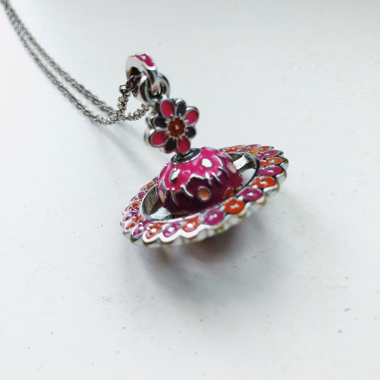 Collar largo de orbe rosa Vivienne Westwood Etsy