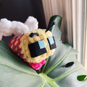 Mini Amigurumi Boxy Cube Bee Keychain Crochet Pattern