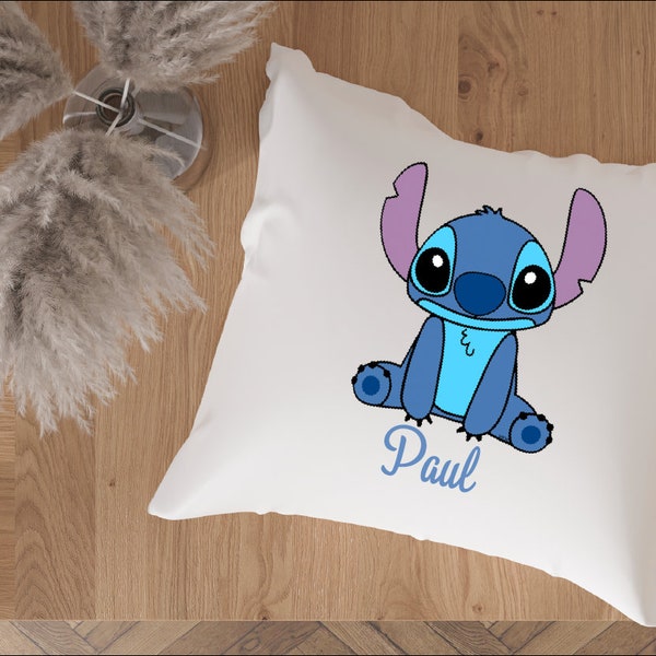 Coussin stitch personnalisé/ coussin maternelle personnalisé/ cadeau stitch personnalisé / cadeau anniversaire personnalisé enfant