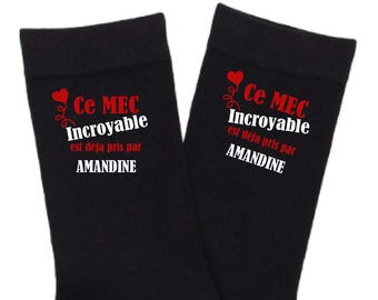 Chaussettes Noires Personnalisées - "Ce Mec Incroyable Est Déjà Pris" avec Prénom - Cadeau Idéal Saint-Valentin - Dispo en 2 Tailles