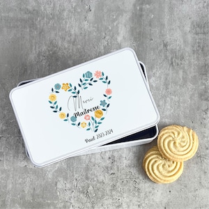 Boîte métal Merci Maîtresse personnalisée – Motif cœur floral – Cadeau fin d’année scolaire – Prénom + année – Coffret à garnir