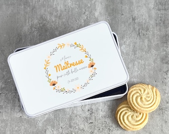 Boîte à biscuits personnalisée “Merci Maîtresse” – Cadeau fin d’année scolaire – Motif floral – Boîte métal avec texte & année
