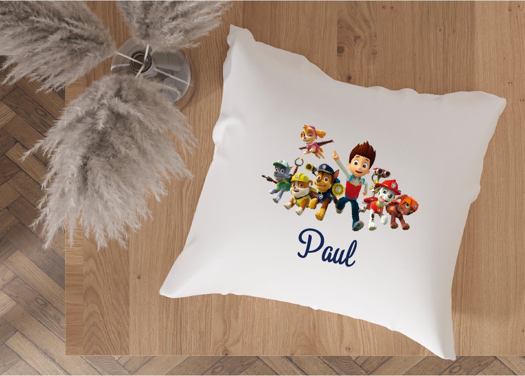 Coussin Personnalisé 'Dessin Petit Garçon' – Prénom Enfant, Sieste Maternelle 40x40 Cm, Idéal Crèche & Maison