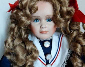 Caroline de Alberon-pop uit 1995. Beperkte oplage. Volledig gerestaureerd, uniek exemplaar (1 van 1). Zeldzame vintage pop. Verzamelobject. 55 cm hoog.
