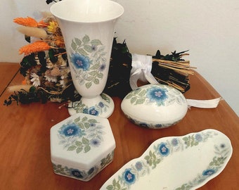 Pristine condition Wedgewood four piece dressing table set, curated for fine Vintage gifting, Clementine at its best with the rarer pieces!