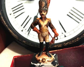 Rare Fontanini Napoleonic Soldier,11.5cm tall in Resin. Made in Italy. Hand painted. Marble Carrara  base.  Excellent Vintage condition. !