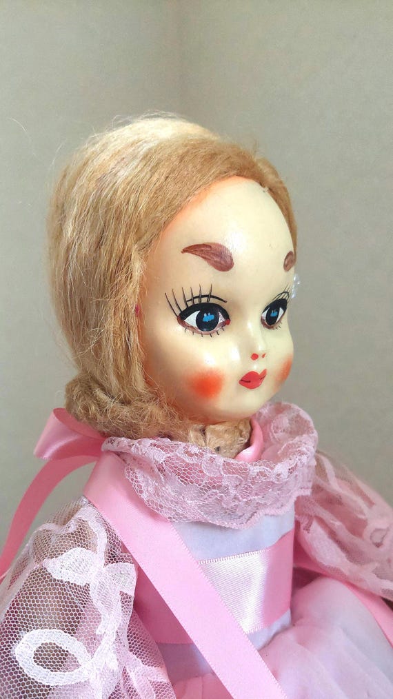 アンティークの驚くほど美しいブドワール1920/30年代のハーフドール 