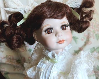 Timeless Treasures Vanessa Special Edition Porcelain Doll 2003