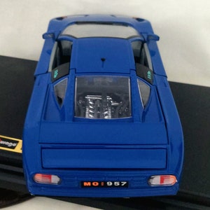 Staré retro kovové autíčko, Burago, BUGATTI EB 110 1991,měřítko 1:24