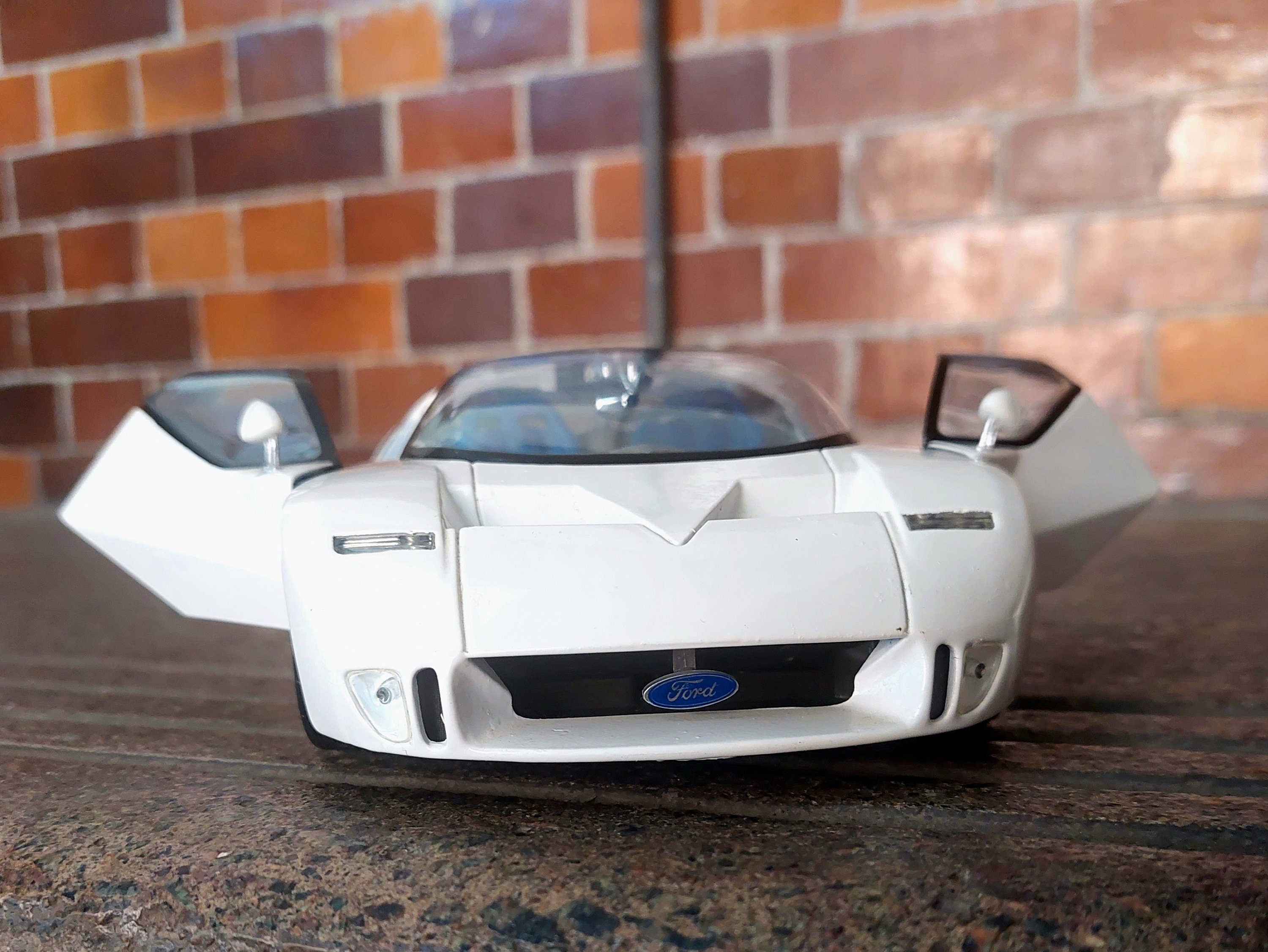 Fabulous Vintage Ford GT90 WHITE V12 Super Car Special Addition