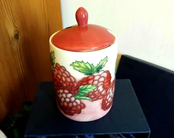 Old Tupton Ware Raspberry Jam pot, unused Vintage condition, as new with Original box and  orginal small leaflet with 12 Designs to collectX