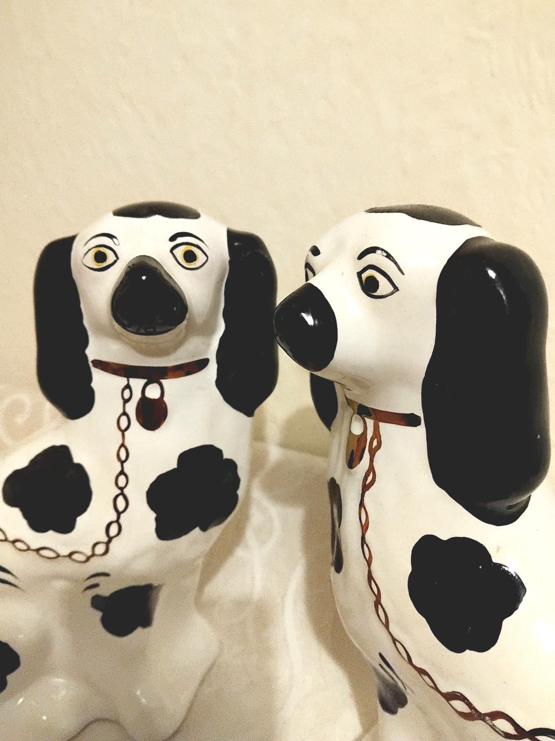 Georgous Caledonia Hand Painted Ceramic, Wally Mantle Dugs. Lovely ...