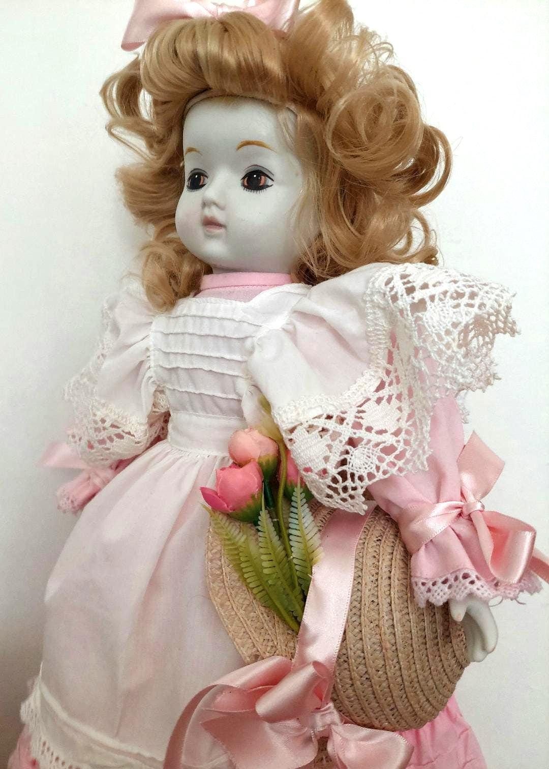 とても愛らしいアンジェリカ、オーク ビスク ドール。独自に修復され