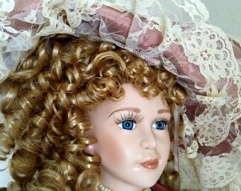 Miss Gracie Anna. Leonardo Elite pop van 70 cm. In fantastisch gerestaureerde staat. Klaar om als prachtig vintage cadeau te geven.
